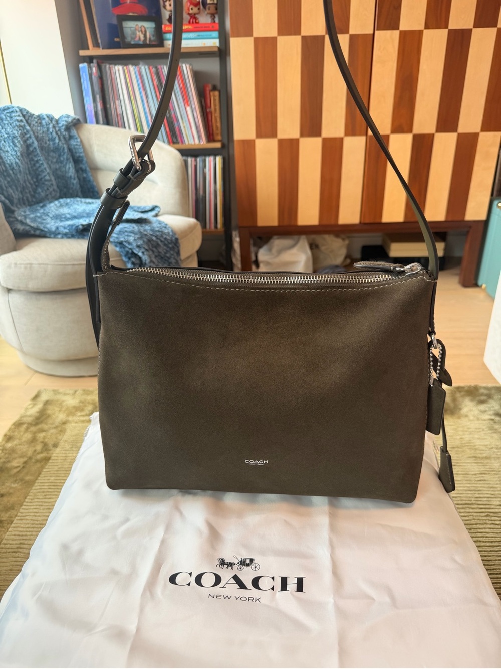 Coach Mott Messenger 33 Olive Suede
